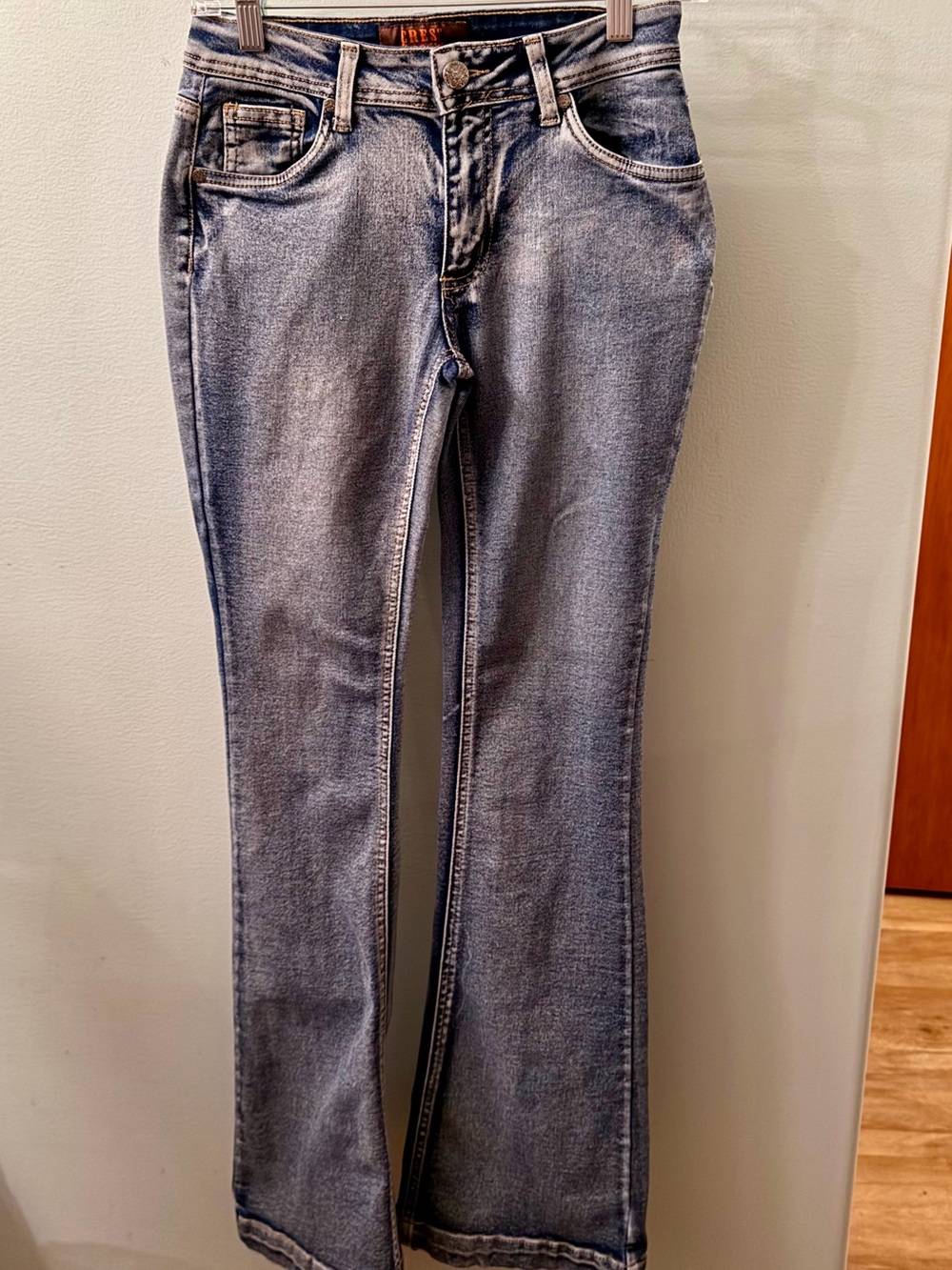 Crest Premium Denim Jeans Size 5 Women’s Junior waist 26” inseam 30.5”